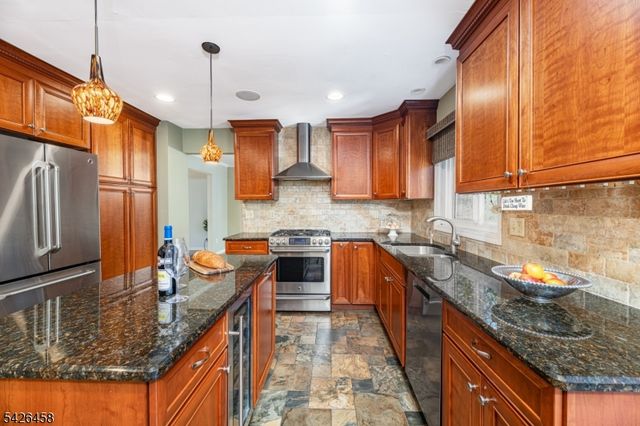 140 Shady Ln, Randolph Twp., NJ 07869