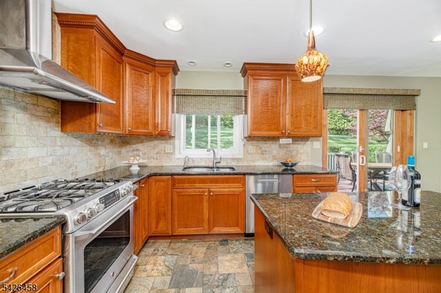 140 Shady Ln, Randolph Twp., NJ 07869