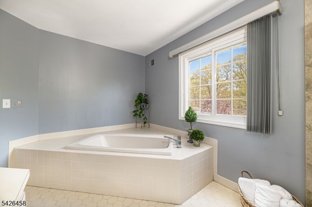 140 Shady Ln, Randolph Twp., NJ 07869