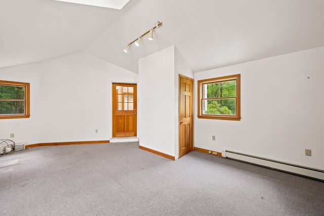 11 Gibson Road, Hillsborough, NH 03244