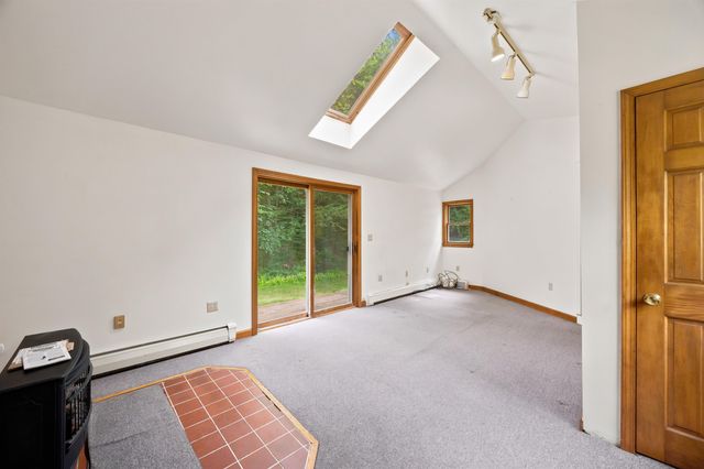11 Gibson Road, Hillsborough, NH 03244