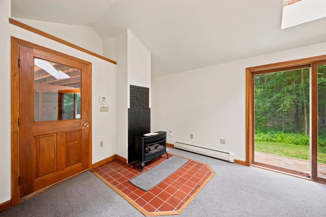 11 Gibson Road, Hillsborough, NH 03244
