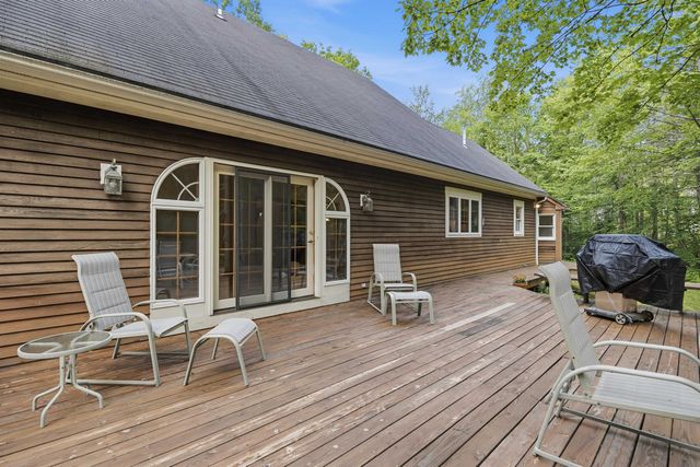 11 Gibson Road, Hillsborough, NH 03244