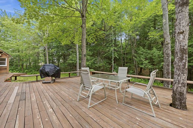 11 Gibson Road, Hillsborough, NH 03244