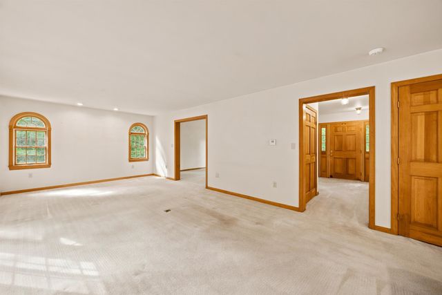 11 Gibson Road, Hillsborough, NH 03244
