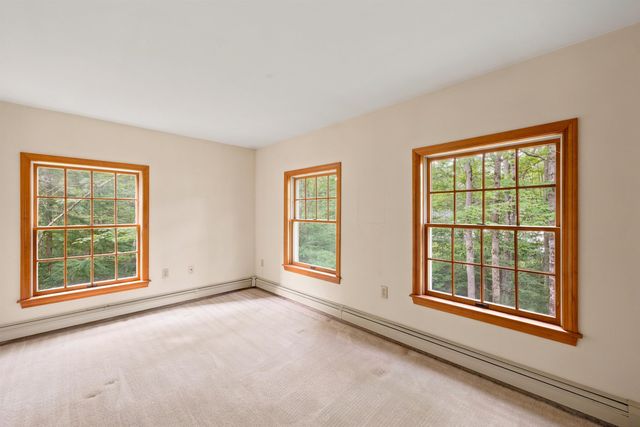 11 Gibson Road, Hillsborough, NH 03244
