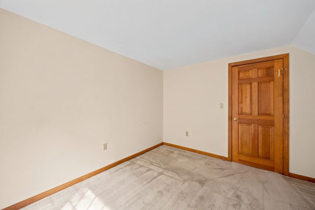 11 Gibson Road, Hillsborough, NH 03244