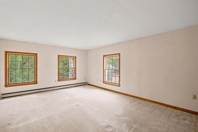 11 Gibson Road, Hillsborough, NH 03244
