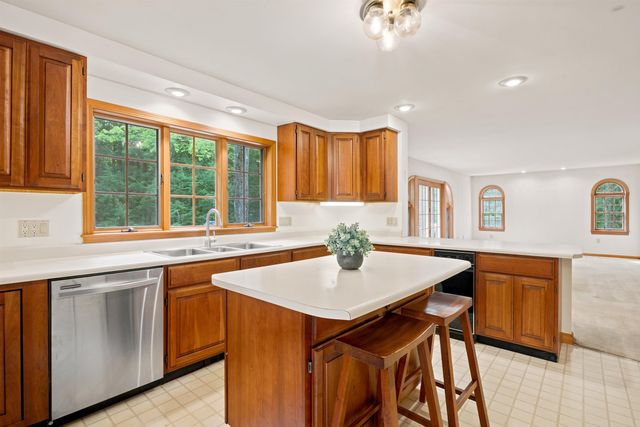 11 Gibson Road, Hillsborough, NH 03244