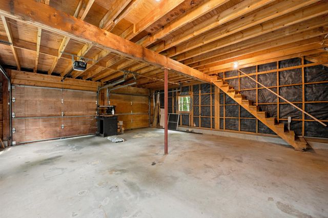 11 Gibson Road, Hillsborough, NH 03244