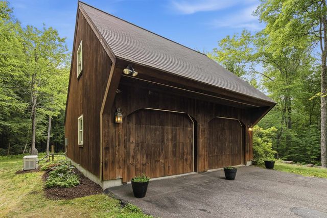 11 Gibson Road, Hillsborough, NH 03244