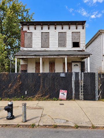 246 Grandview Avenue, Staten Island, NY 10303