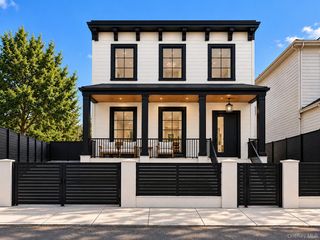 246 Grandview Avenue, Staten Island, NY 10303