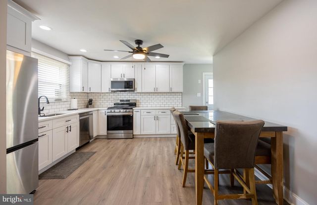 26 KOHOMO AVE, Sicklerville, NJ 08081