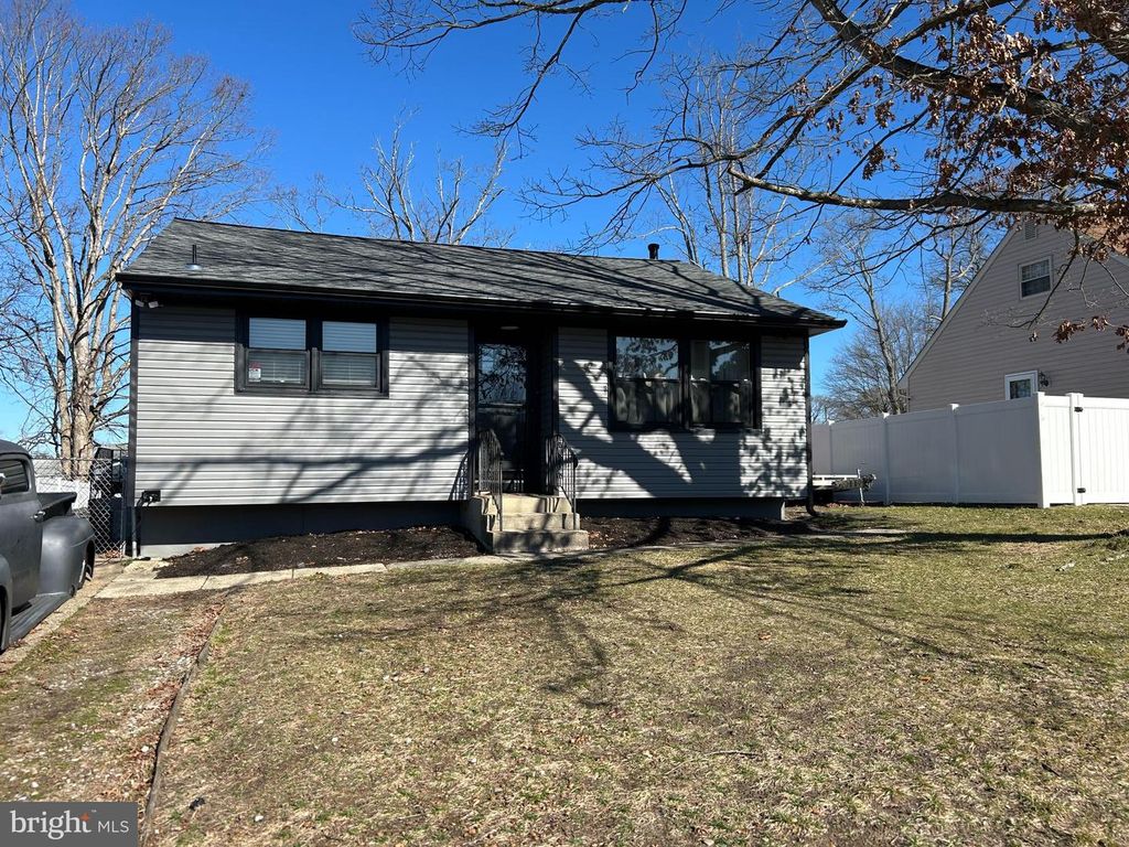 26 KOHOMO AVE, Sicklerville, NJ 08081