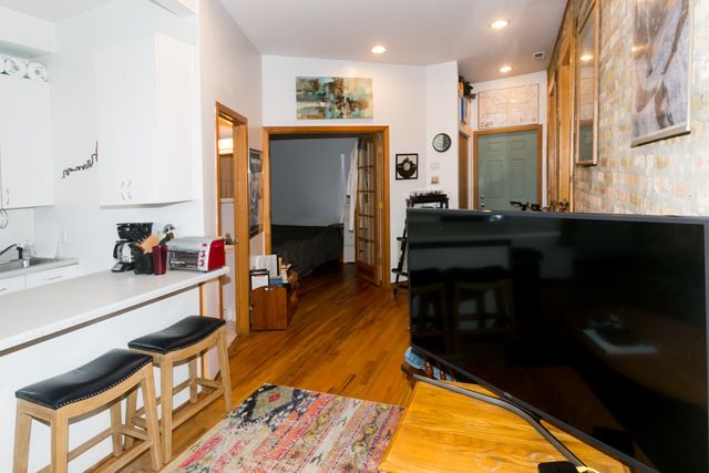 1307 N GREENVIEW Avenue 2F, Chicago, IL 60642