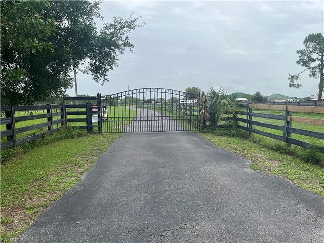 10551 Deal RD, North Fort Myers, FL 33917