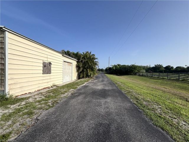 10551 Deal RD, North Fort Myers, FL 33917