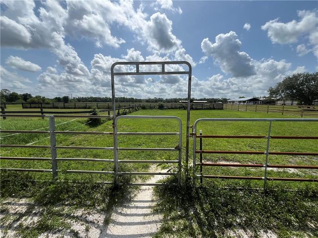 10551 Deal RD, North Fort Myers, FL 33917