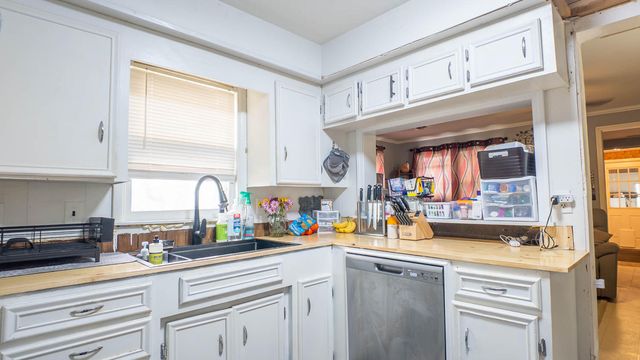 401 W Fourth Street, Willow Springs, MO 65793