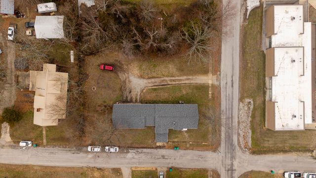 401 W Fourth Street, Willow Springs, MO 65793
