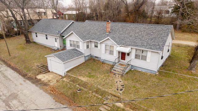 401 W Fourth Street, Willow Springs, MO 65793