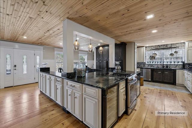 15 Pepperell Road, Brookline, NH 03033
