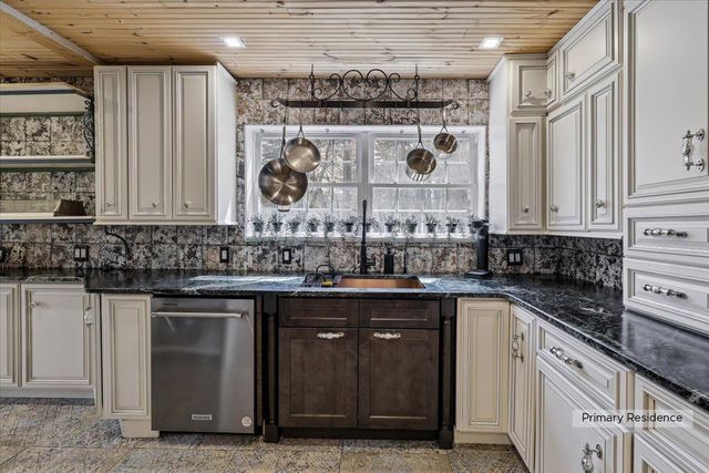15 Pepperell Road, Brookline, NH 03033