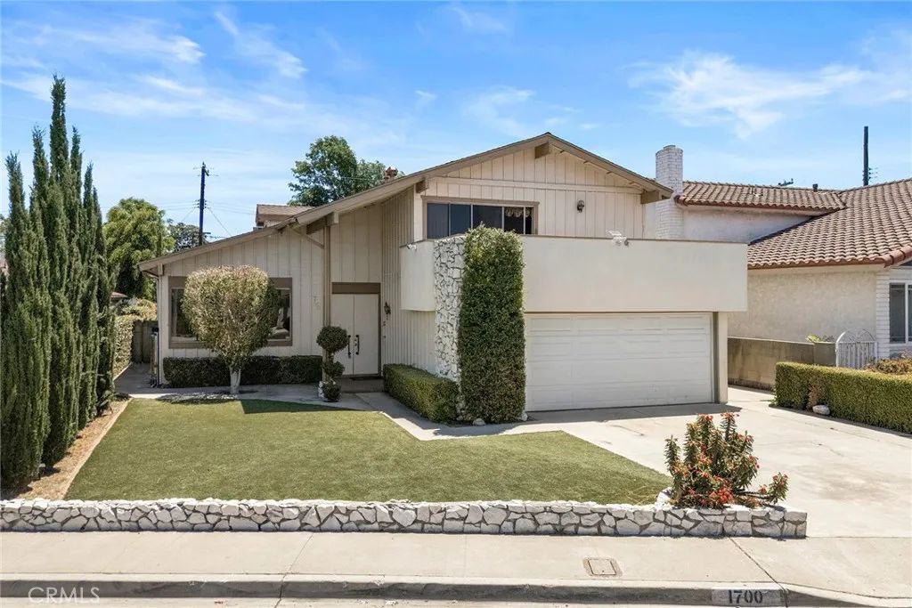 1700 S Carnelian Street, Anaheim, CA 92802