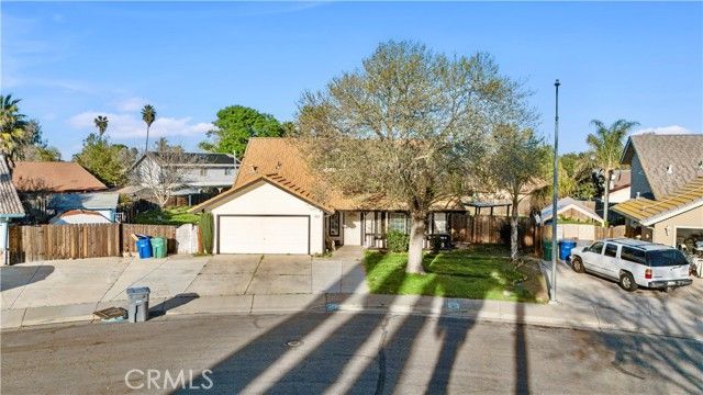 454 Oakwood Drive, Los Banos, CA 93635