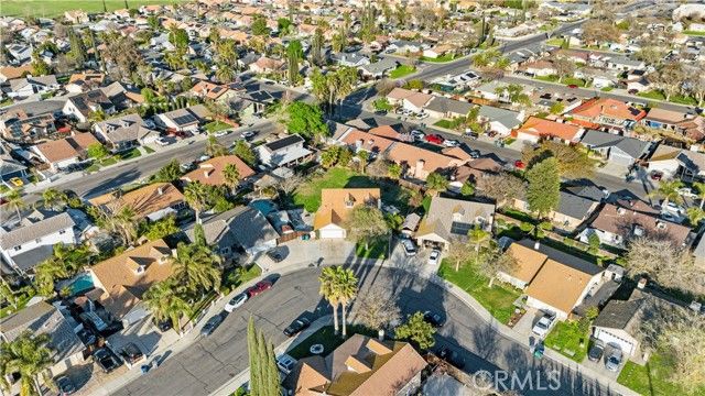 454 Oakwood Drive, Los Banos, CA 93635