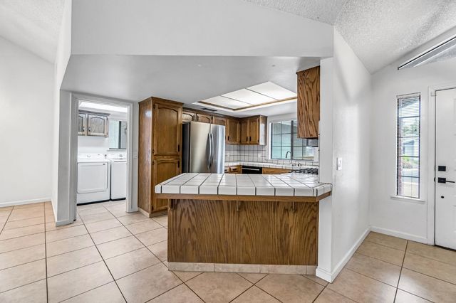 1718 Ash Avenue, Clovis, CA 93611