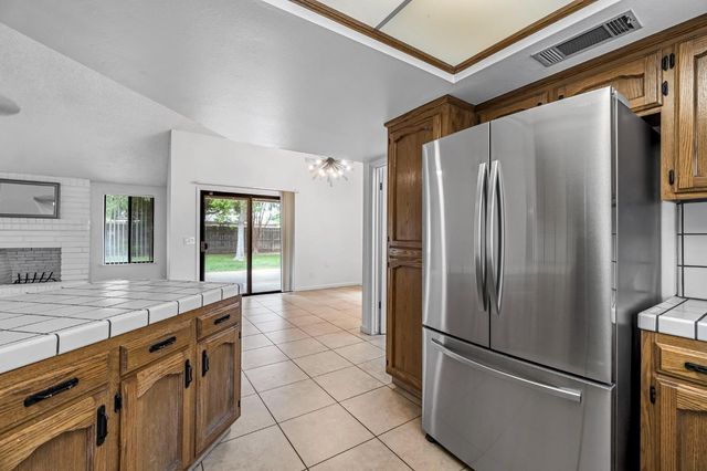 1718 Ash Avenue, Clovis, CA 93611