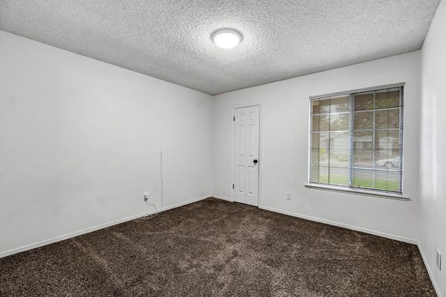 1718 Ash Avenue, Clovis, CA 93611