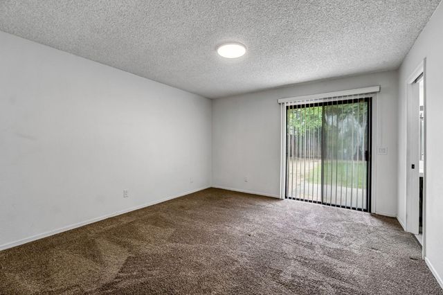 1718 Ash Avenue, Clovis, CA 93611