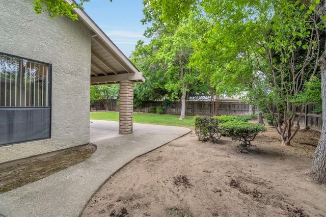 1718 Ash Avenue, Clovis, CA 93611