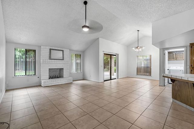 1718 Ash Avenue, Clovis, CA 93611