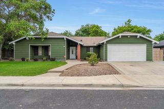 1718 Ash Avenue, Clovis, CA 93611