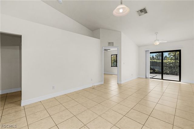 902 SW 39th TER, Cape Coral, FL 33914