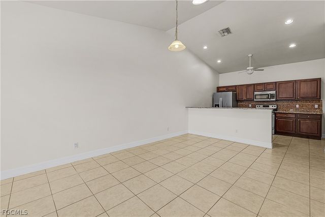 902 SW 39th TER, Cape Coral, FL 33914