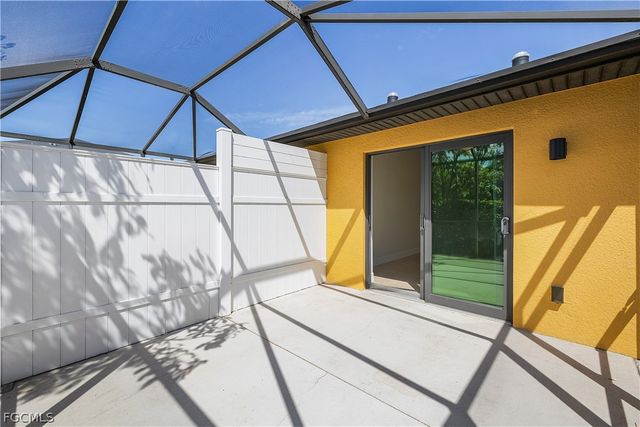 902 SW 39th TER, Cape Coral, FL 33914