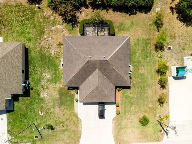 902 SW 39th TER, Cape Coral, FL 33914