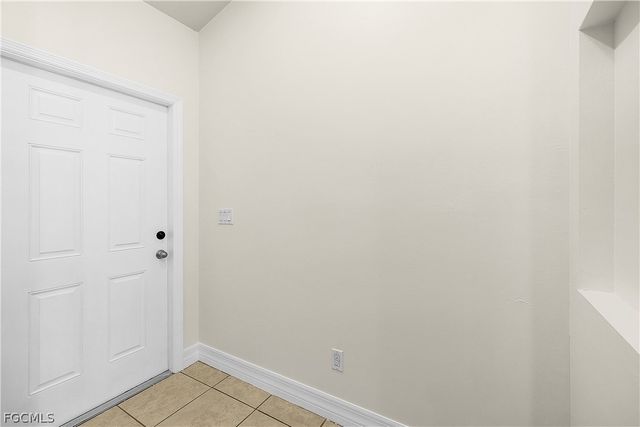 902 SW 39th TER, Cape Coral, FL 33914