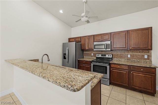 902 SW 39th TER, Cape Coral, FL 33914
