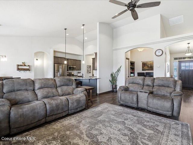 8023 N DARLENA LOOP, Coeur D'alene, ID 83815