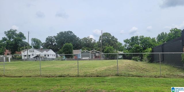 1520 3RD AVENUE W, Birmingham, AL 35208