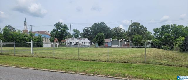 1520 3RD AVENUE W, Birmingham, AL 35208