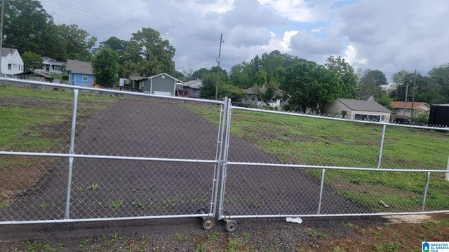 1520 3RD AVENUE W, Birmingham, AL 35208
