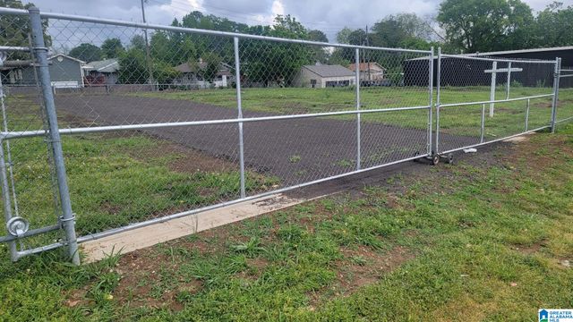 1520 3RD AVENUE W, Birmingham, AL 35208