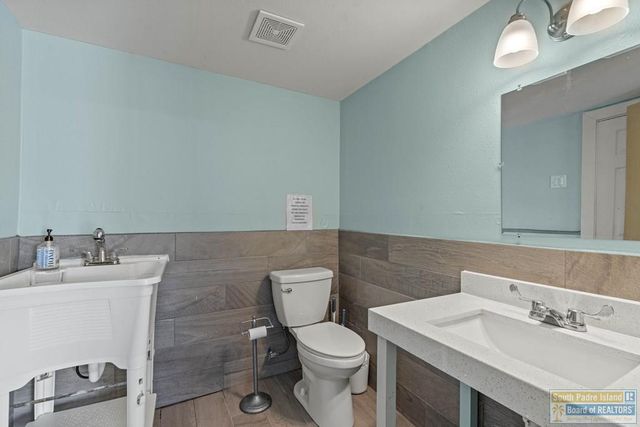 1109 Tarpon Ave, Port Isabel, TX 78578